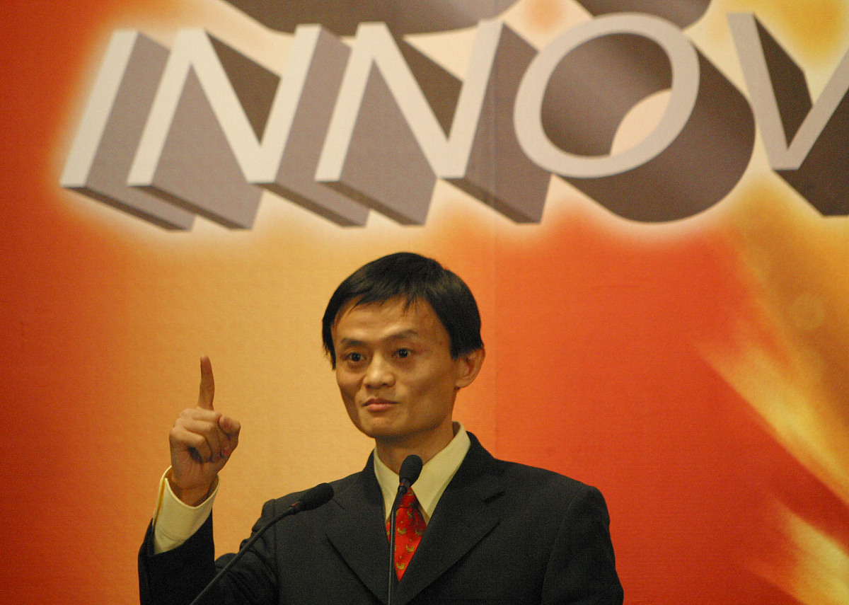 以如何合法地快速挣到100万为题引入5篇名人案例写一篇演讲稿