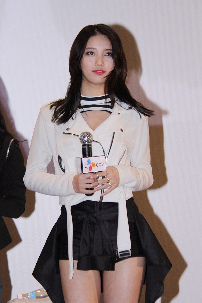 2014年12月06日,北京,miss a成员出席某商城活动.***_***秀智 ,  miss