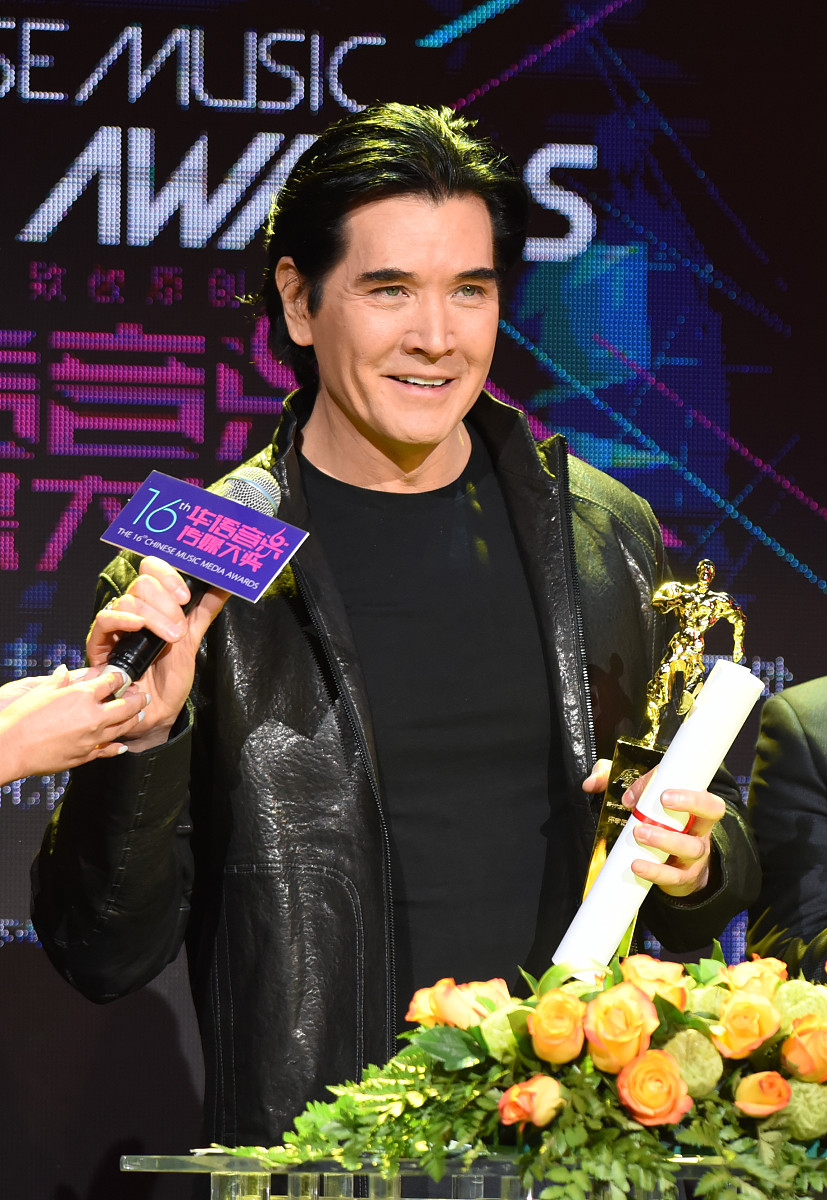 提取歌曲名。所需格式：地点：逗号分隔的歌曲名称列表输入：获取网易流行音乐页面的歌曲列表