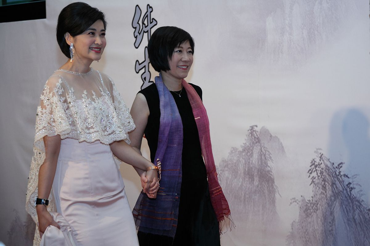 2012年3月31日,北京,《世界因你美丽-影响世界华人盛典2011至2012》在