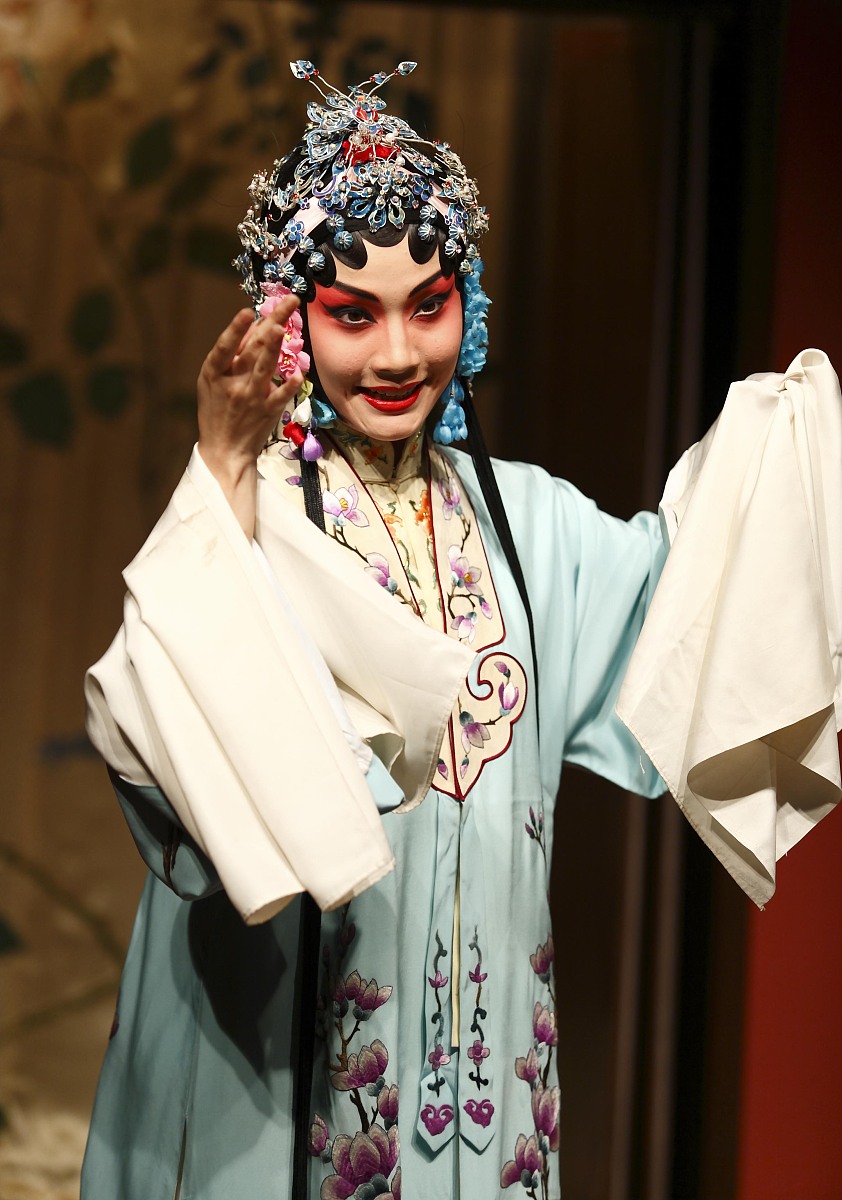 2009年7月17日,上海,《牡丹厅》在小剧场演出.***_***+++_+++昆剧,王
