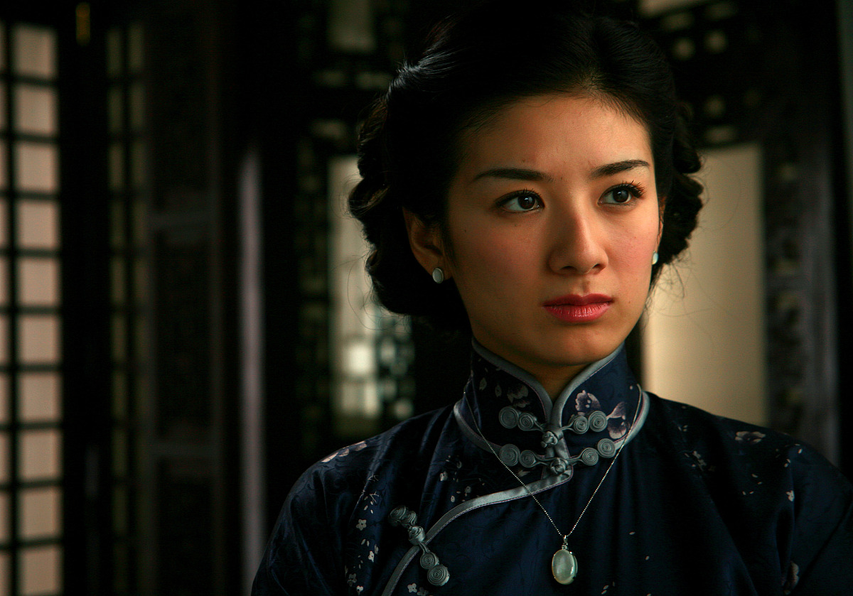 男主角救女主受伤的小说推荐：经典爱情故事精选