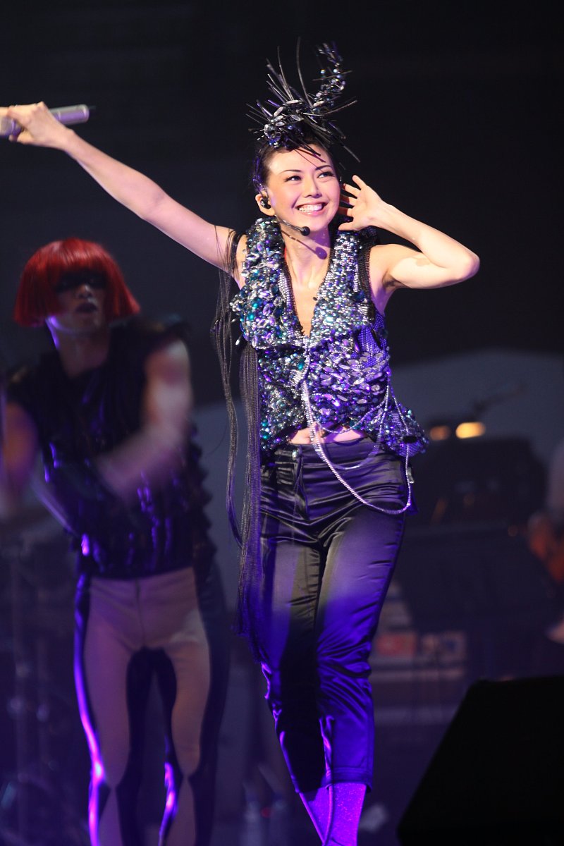 2010年2月5日,香港,孙燕姿在香港红馆举行了"答案是.孙燕姿2010世界巡