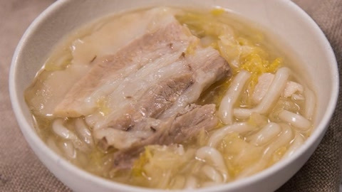 美食台 酸菜汆白肉,酸爽解腻东北名菜