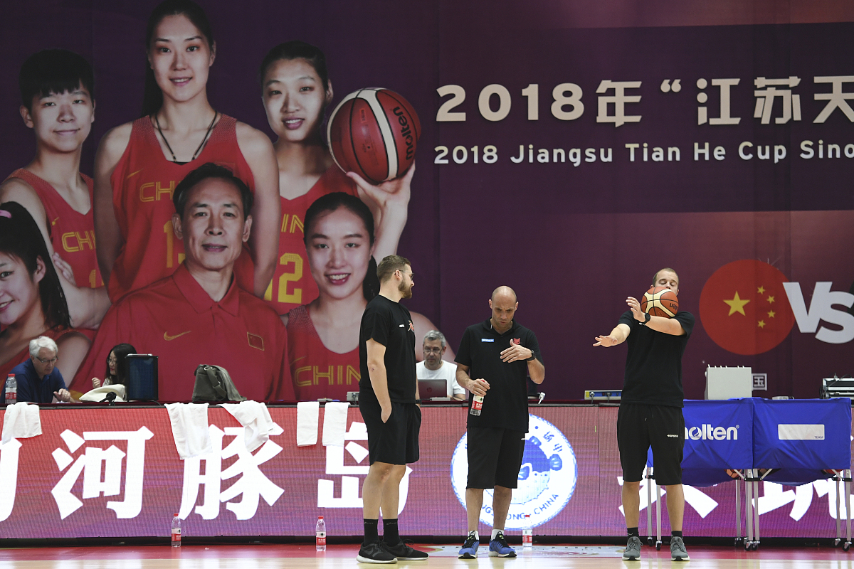 郑武：中国女篮实力位居世界前列，你认同吗？