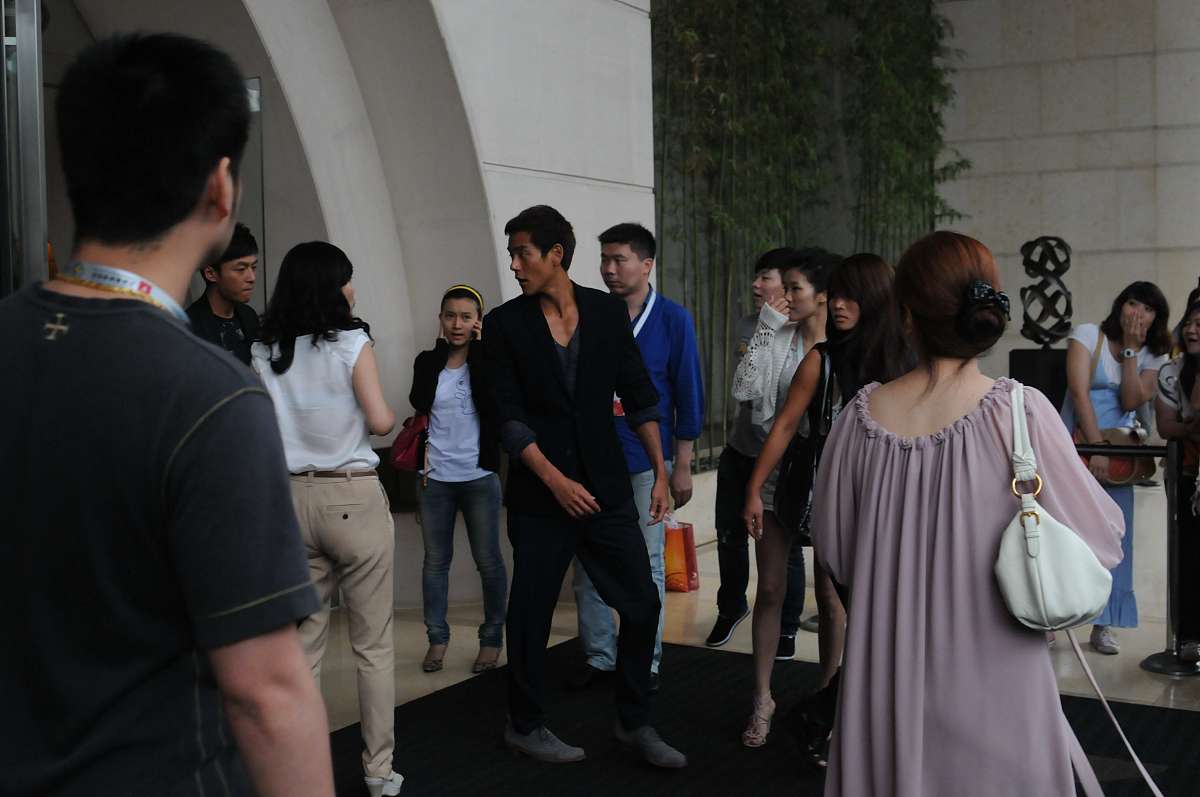 我叫赵前程宿迁中学学生报名扬州大学写个人综合评价请抓住经历、特长、成果、职业规划四个方面写不低于1000字个人综合评价。