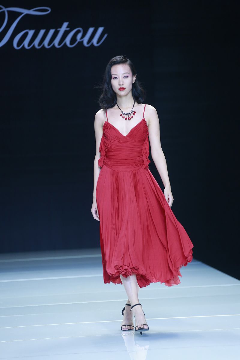 江苏省苏州丝绸中等专业学校2022年有哪些专业