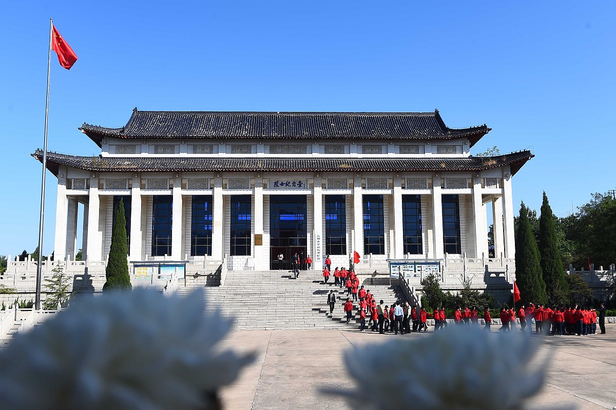 铁岭师范高等专科学校语文教育专业就业方向：传统与新兴选择