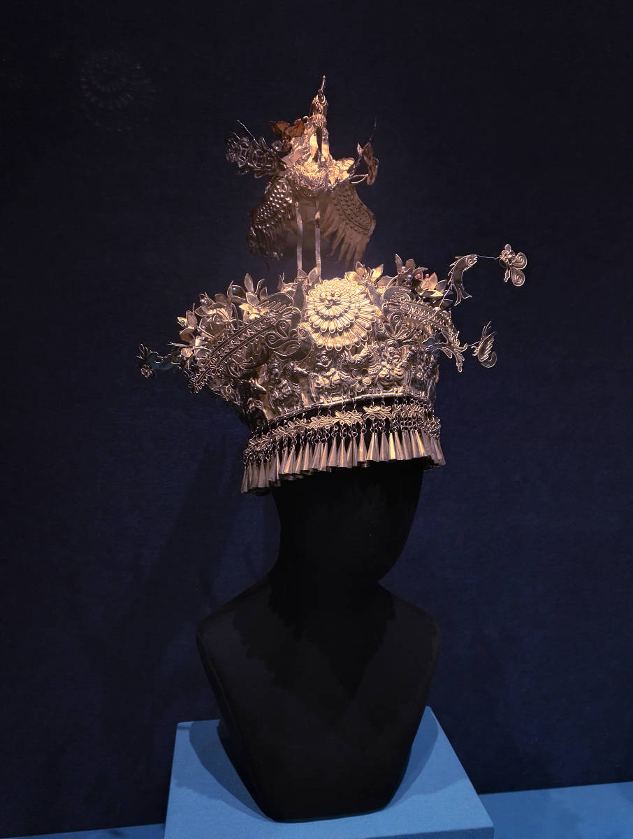 腿冠：历史、用途与时尚 | 古希腊象征荣耀的装饰