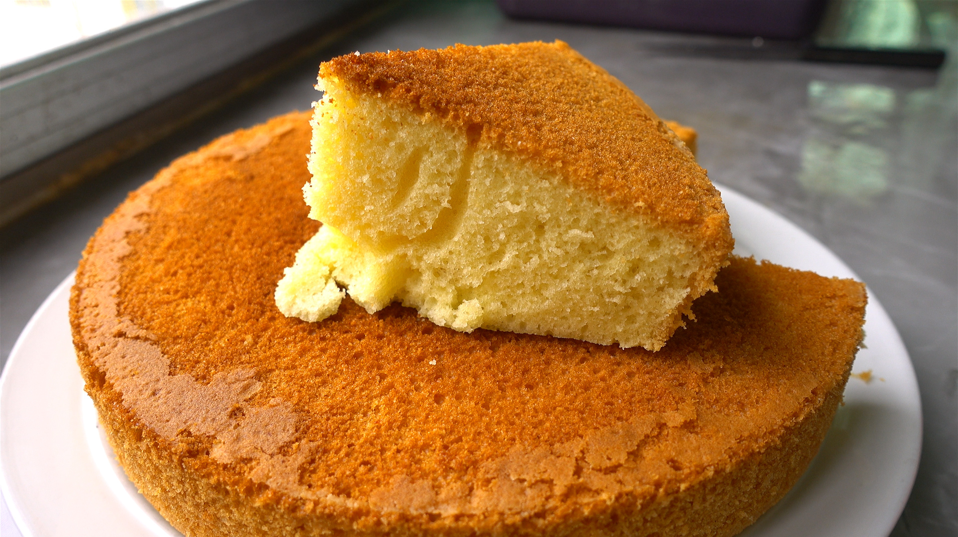 不用烤箱,没有打蛋器也能做蛋糕,颜色金黄和烤出来的一样香