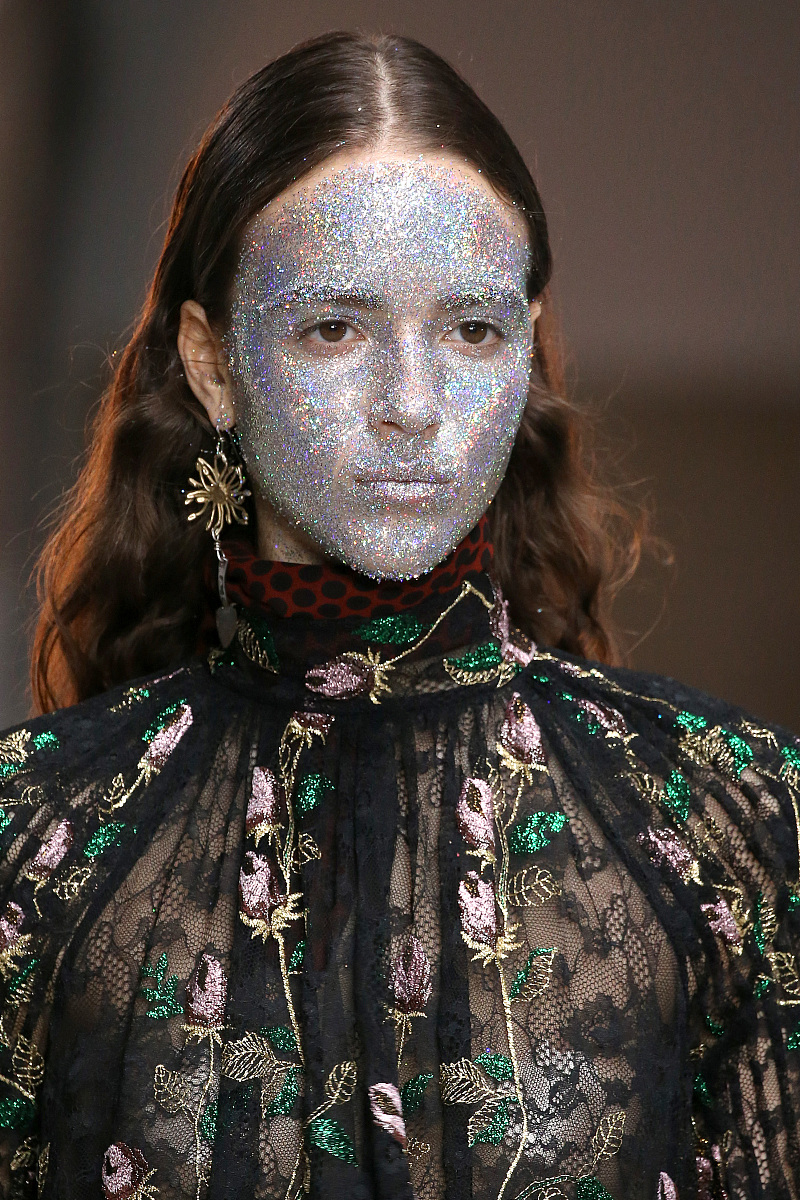 2018秋冬巴黎时装周: giambattista valli 妆容
