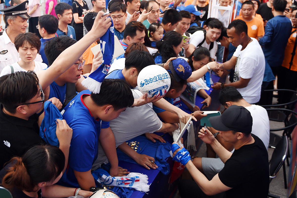 公益广告的人文关怀：传递价值，促进社会进步