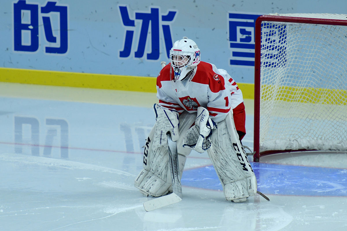 试证由关系模式中全部属性组成的集合为候选码的关系是3K﹔也是BCNM。