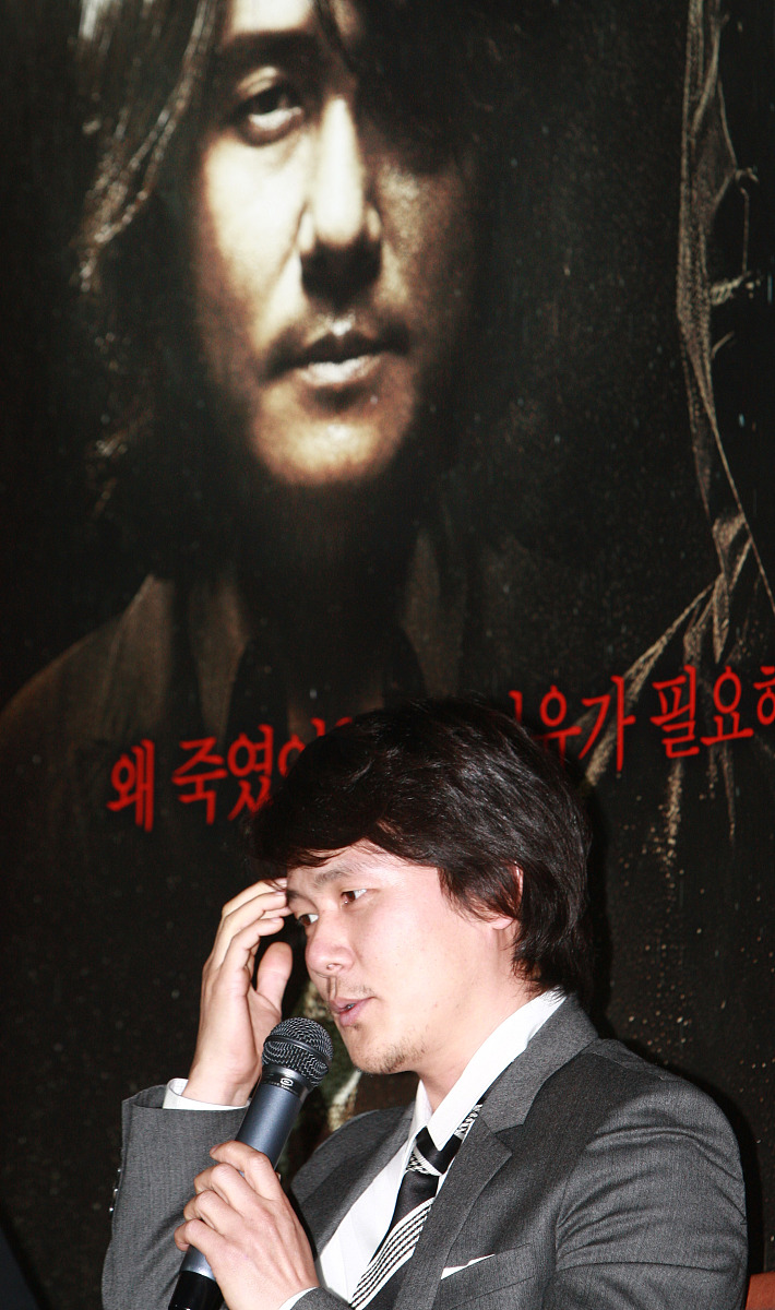 2010年3月11日下午,韩国影片《无法者》首映仪式在首尔东大门某影院举