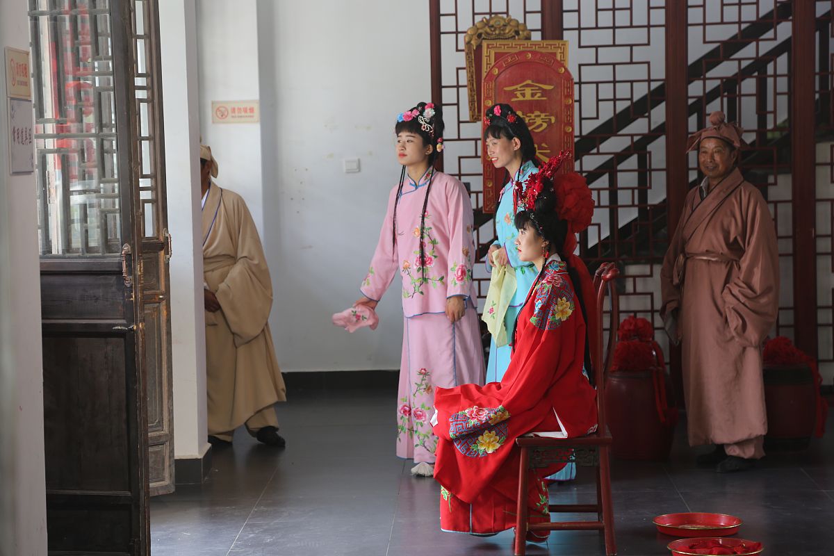 使用文化博主的口吻写篇1000字「男不娶五女不嫁六」是什么意思？老祖宗为何如此讲究？的文章要有和读者互动语句带标题