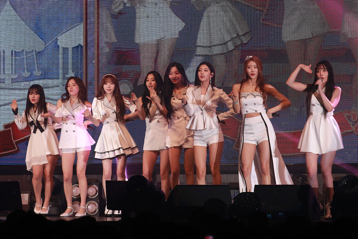 虚拟Kpop女团成员定位分析：合理性、修改建议及人气预测