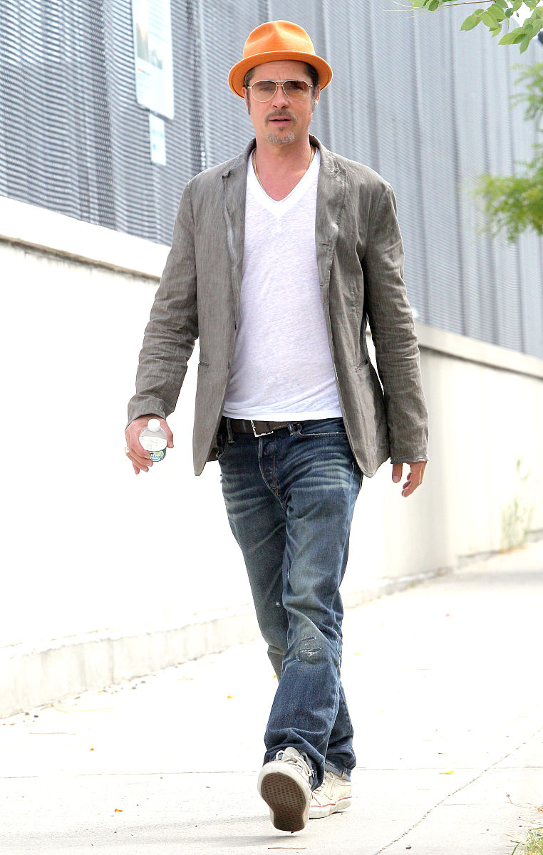 2014年9月1日讯,纽约,当地时间8月31日,明星赶拍广告.brad pitt out o