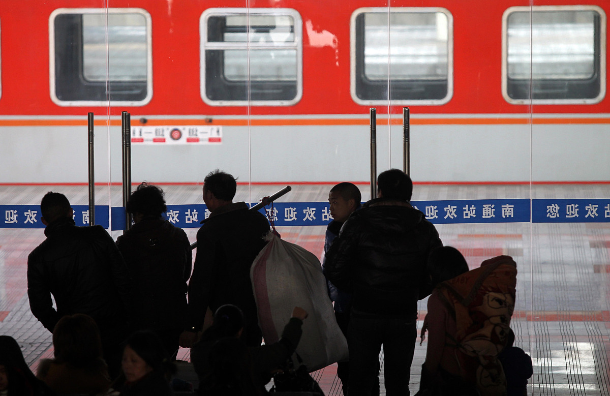 请写一篇关于《工作前安全分析在班组中的应用》的论文字数2000