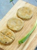 葱油饼的做法 葱油饼做法视频