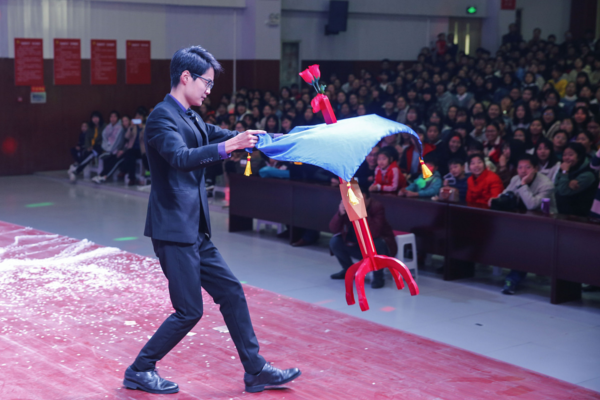 成都市前进职业高级中学2020专业设置_办学模式