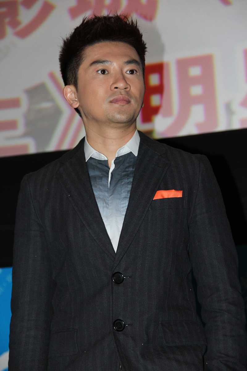 奇葩少爷认错人，竟把冒充千金的女孩当真爱！