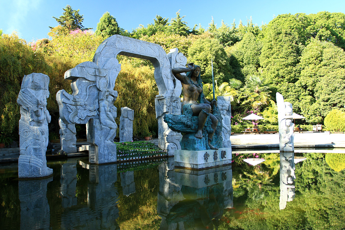 2012年11月28日,云南省大理白族自治州.***_***云南大理,南诏风情岛,