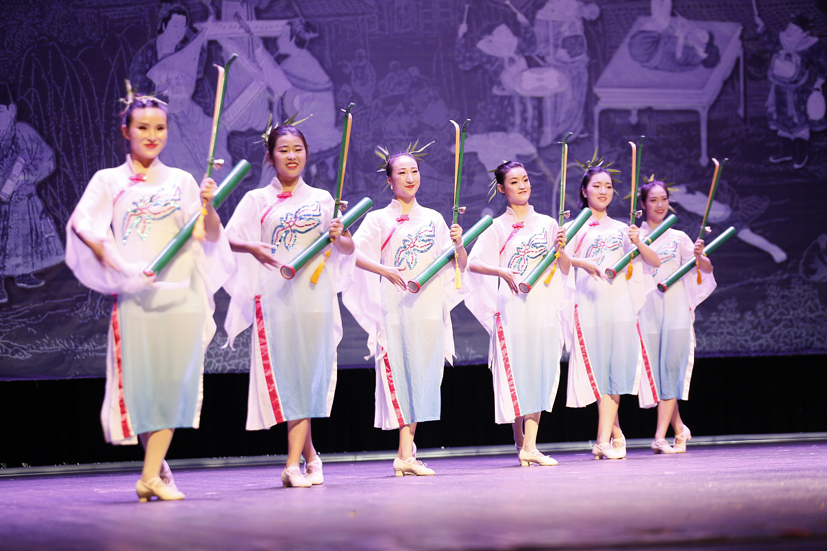 成都文化艺术学校戏剧表演专业好不好？课程设置深度解析