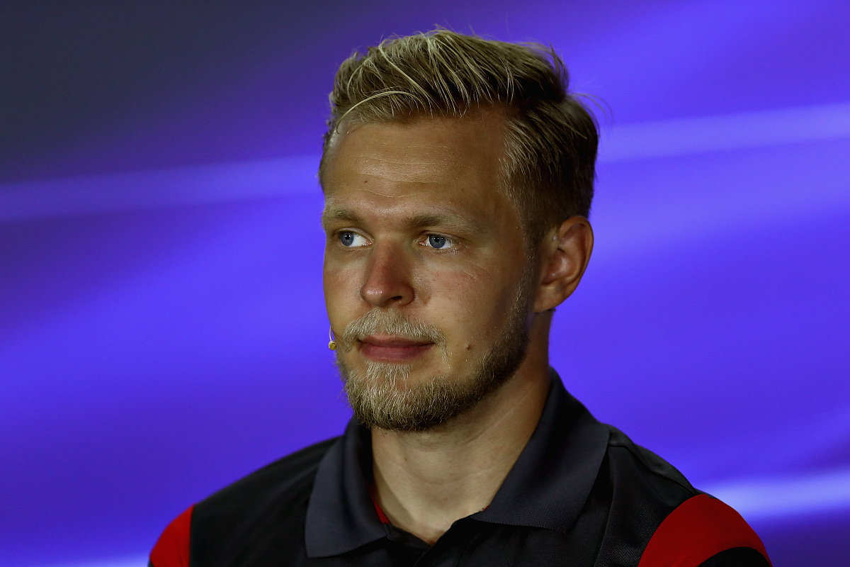 新加坡官方语言：英语及其他常用语言