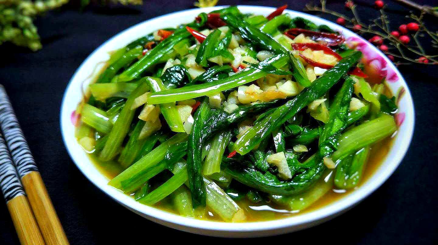 家常蒜蓉油麦菜的地道做法,一斤油麦菜几瓣蒜,清淡爽口又下饭