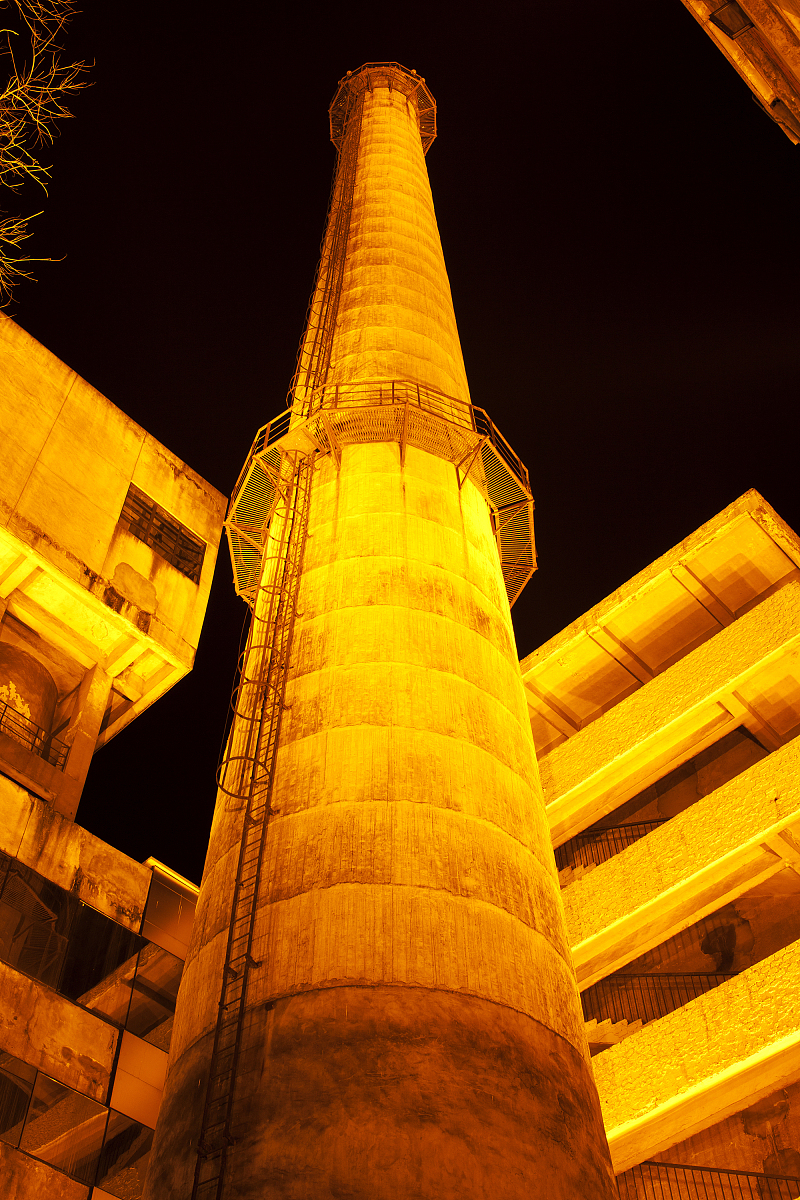 成都工业学院强势专业：机械、计算机、电子信息、土木工程