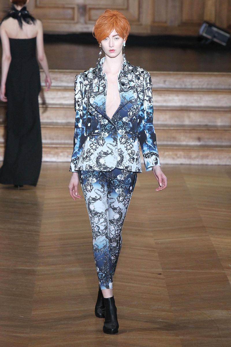 时装合成策略：最少低级时装合成高级时装方法