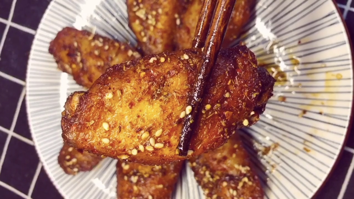 妈妈教我做的孜然鸡翅,太好吃了!!!