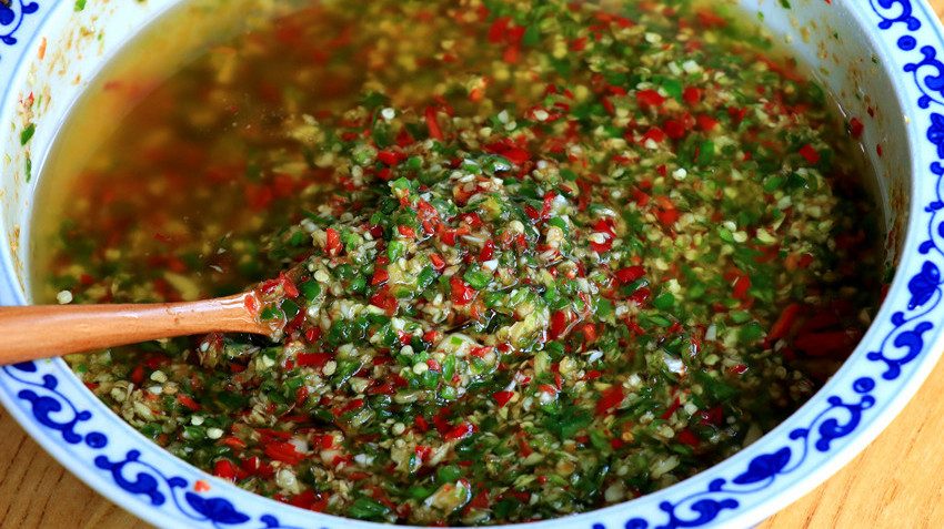 自制鲜香辣椒酱,好吃记住这3点,开胃下饭,做一次能吃7天不会坏