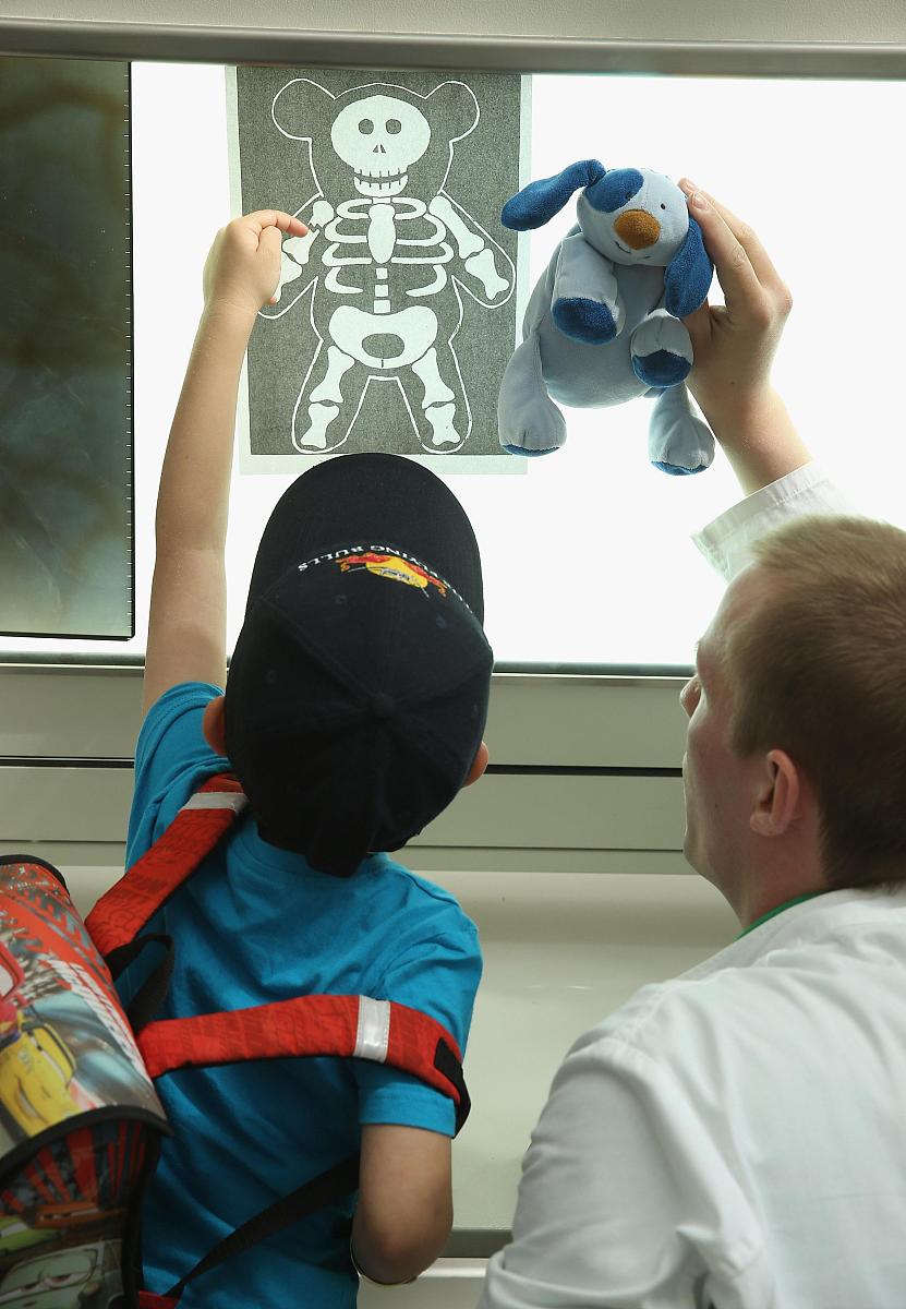 保定的学生可以报名石家庄柯棣华医学院吗？