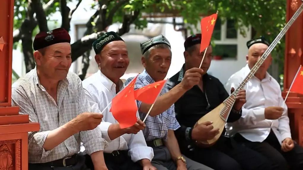 我愛你中國!新疆各族婦女姐妹向祖國母親深情告白!