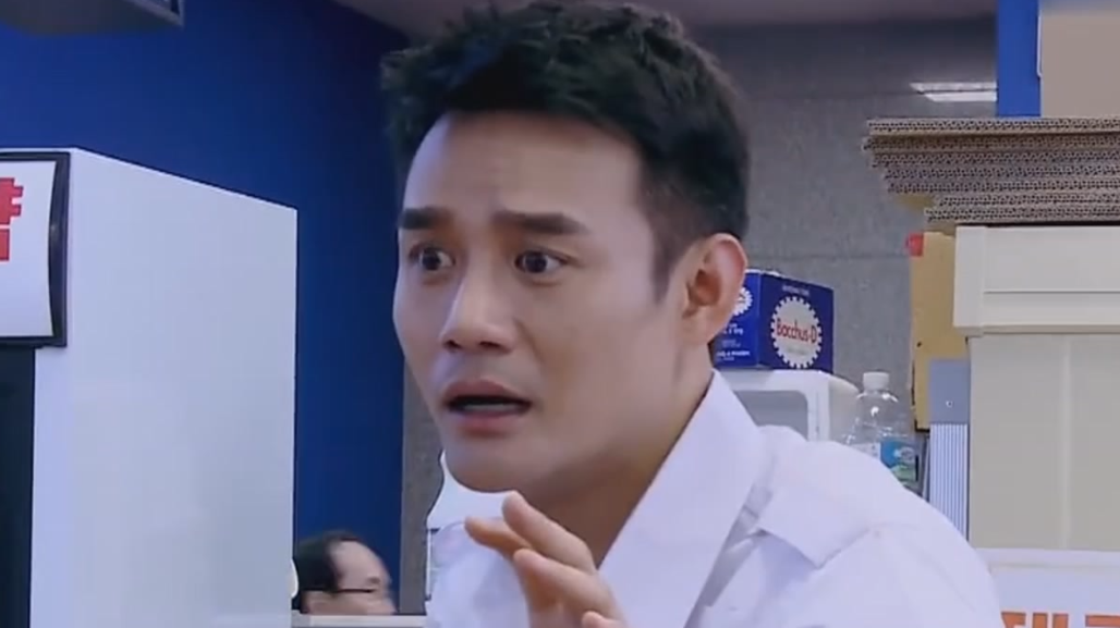 美女现场吞活章鱼,王凯被惊到,感觉这辈子都不想再吃章鱼了!