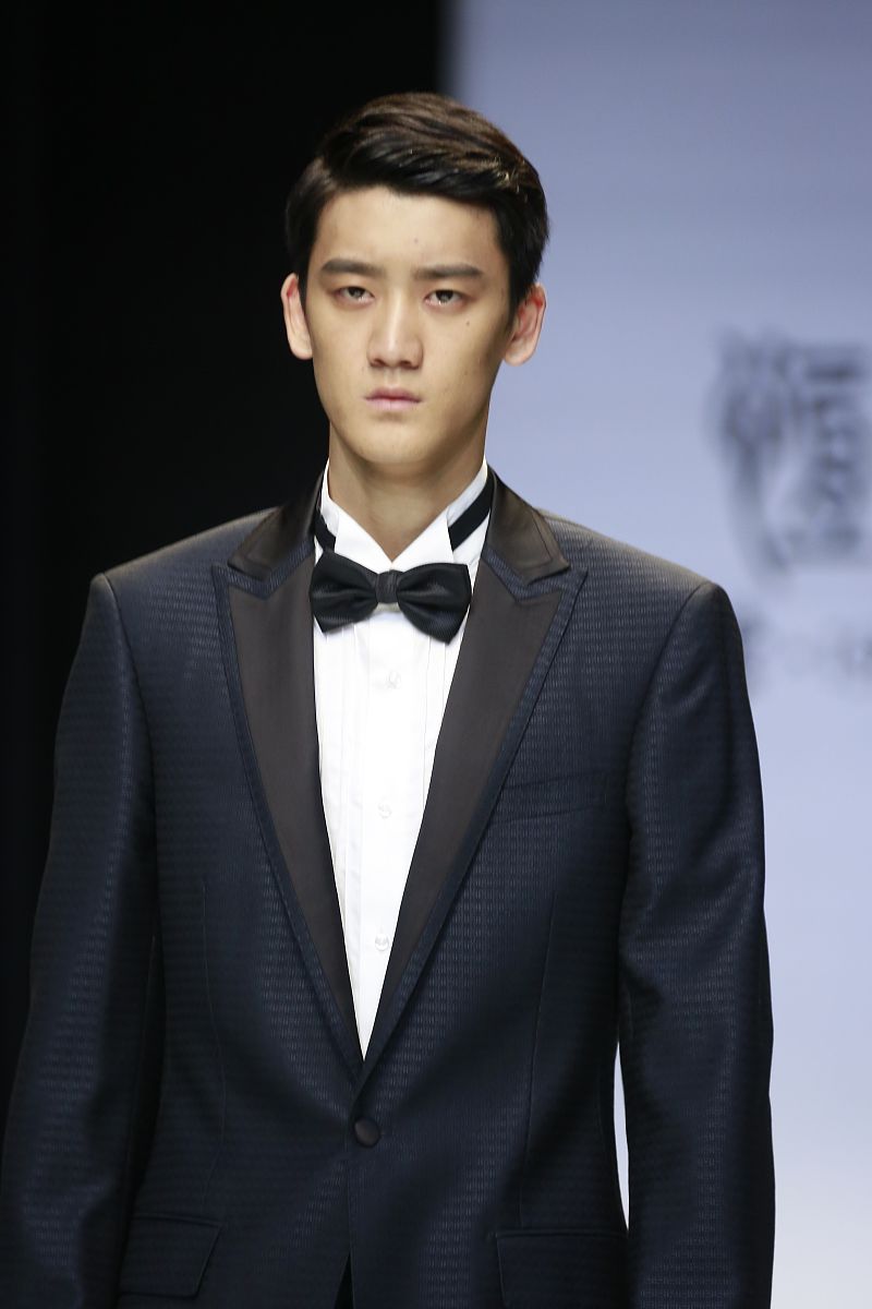 二轻医院年会领导演讲稿