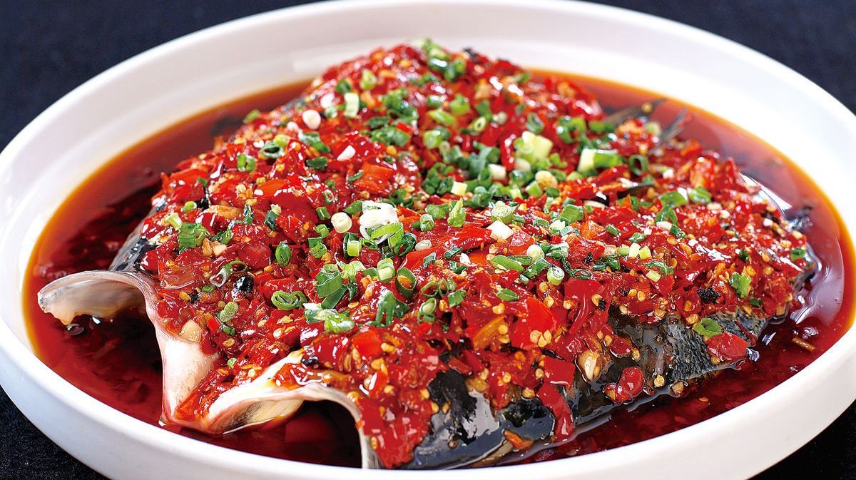 剁椒鱼头怎样做才入味不腥?大厨有妙招,学会这几点,鲜嫩好吃
