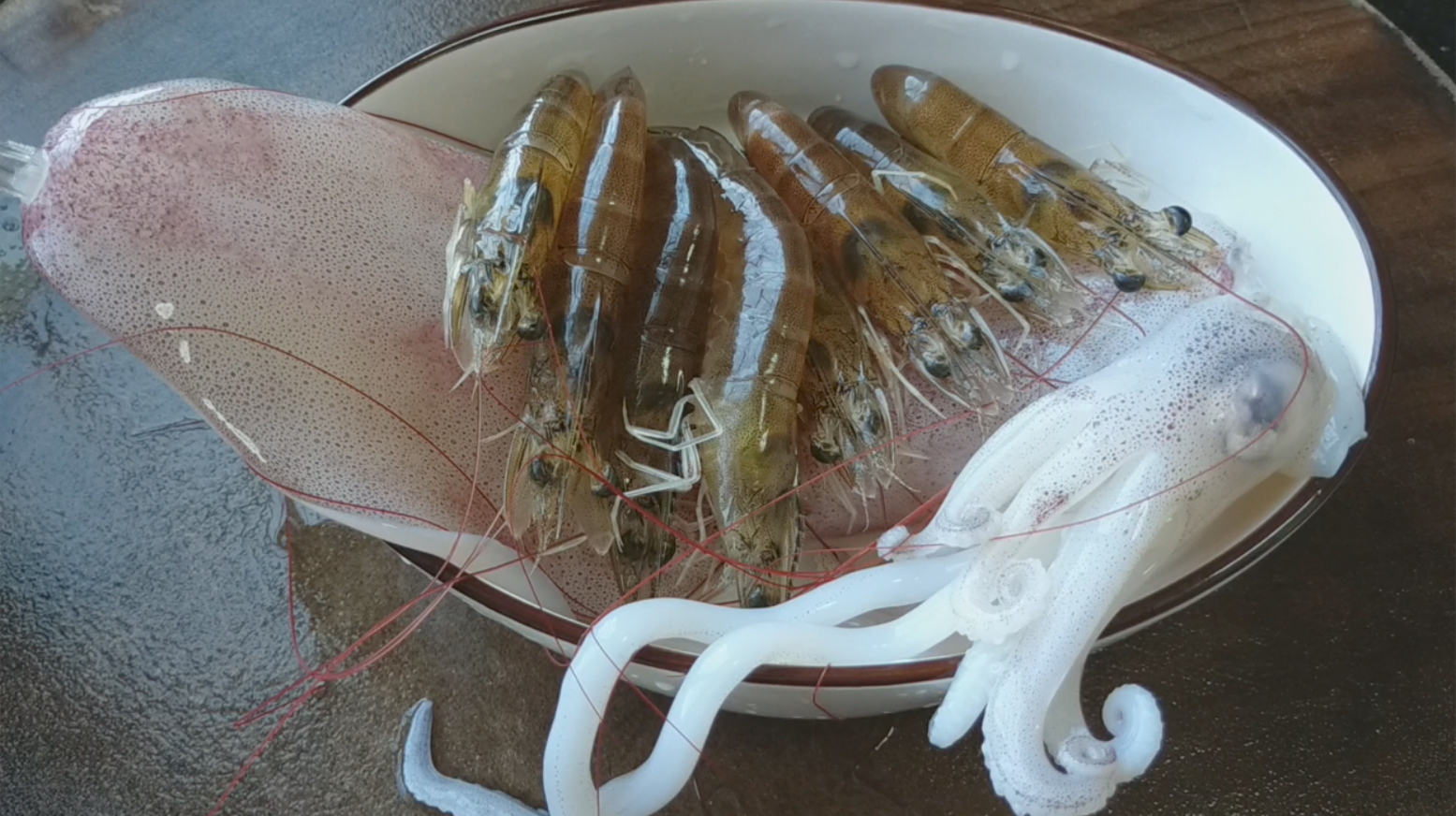 鱿鱼虾煲豆腐,这样做最好吃,一烫一切花,汁香味美,一锅没够吃