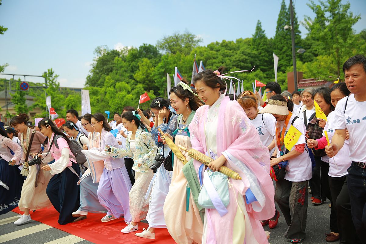 迎夏跑山  共品民俗 2017年杭州拱墅区第六届半山立夏节让老底子习俗