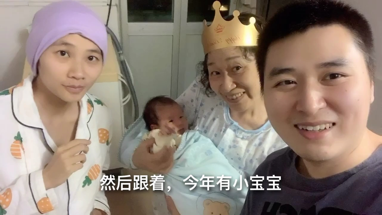 婆婆生日,媳妇买了蛋糕在家里庆祝,感谢婆婆这段时间的悉心照顾