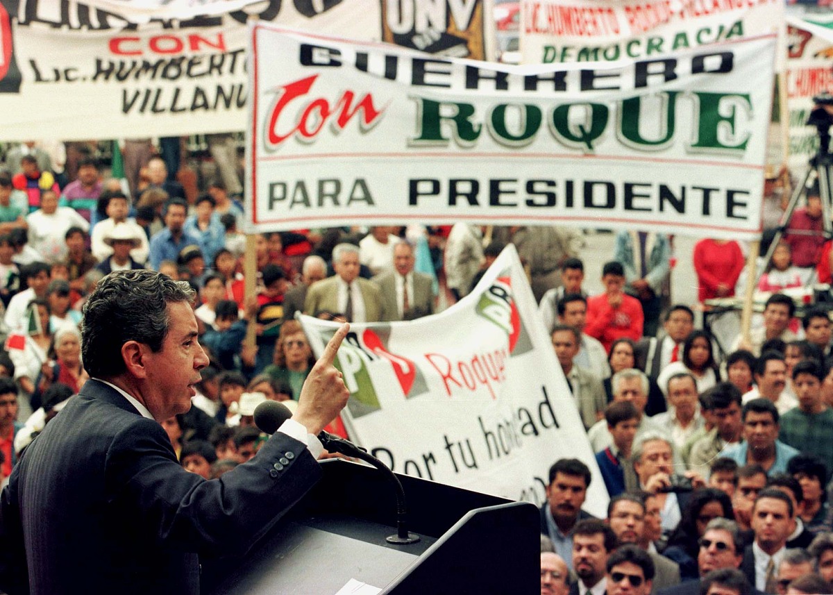 共和党人没有因为叛乱而驱逐格林、博伯特、盖茨或乔丹 他们没有因为欺诈和撒谎而驱逐桑托斯 他们没有因为袭击我们的国会大厦而驱逐特朗普 但他们确实驱逐了 2 名为保护我们的孩子而战的黑人立法者？知道了