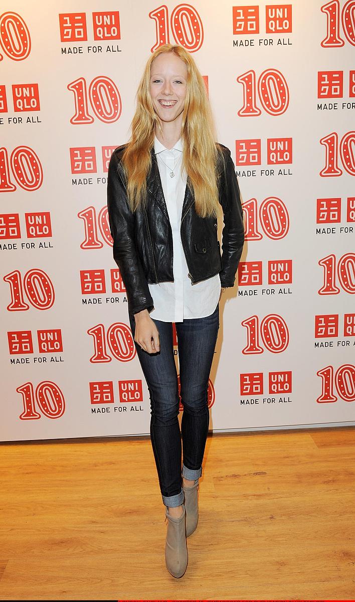 2011年10月12日,伦敦,众星出席uniqlo伦敦旗舰店开张活动.***_***lond