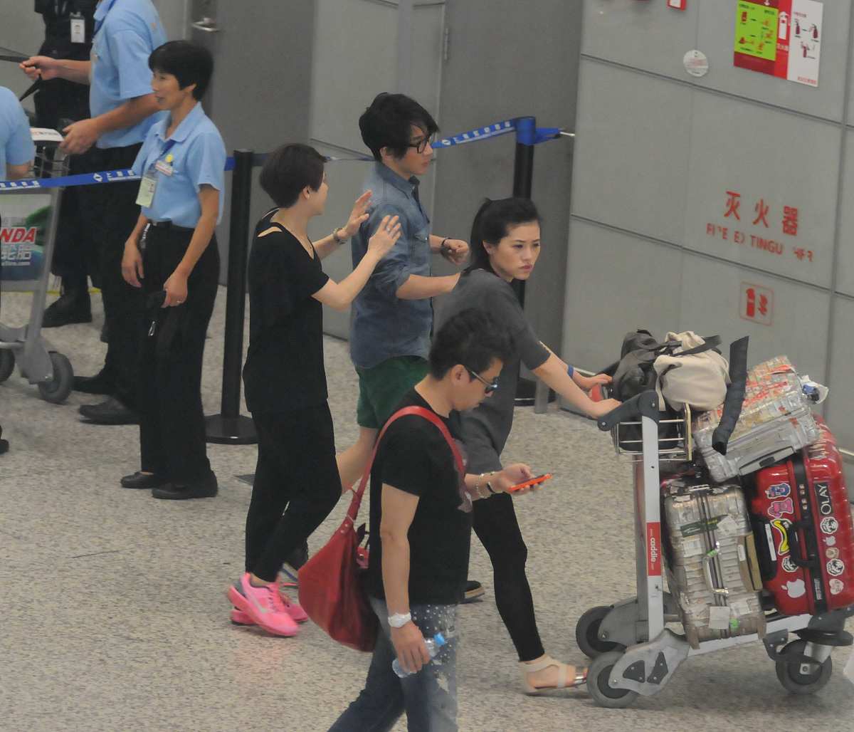 昆明机场取行李事故致一女子身亡，机场加强安全管理