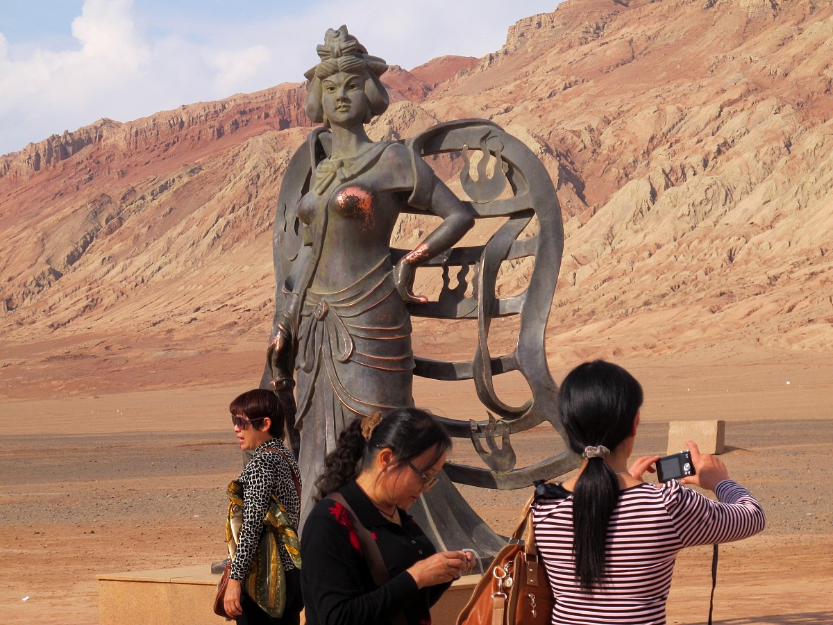 铁扇公主 - 西游记中的火焰山女王