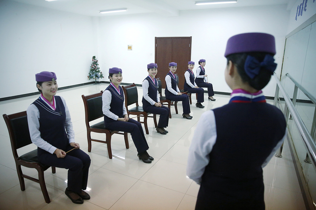 优秀地铁站务员申报表 - 服务意识强，效率高，经验丰富