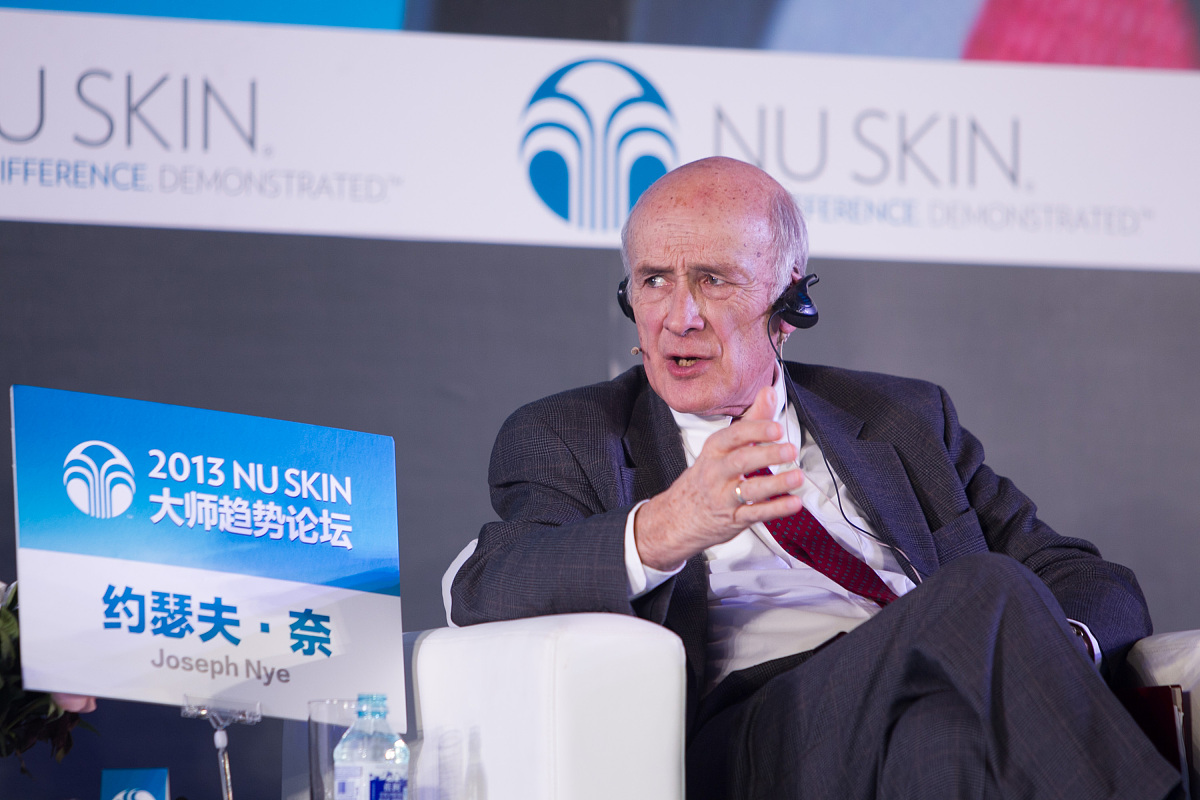 穿越到小时候教导自己考上美国哈佛大学物理学专业最后成为举世闻名物理学家写一篇1000字短文