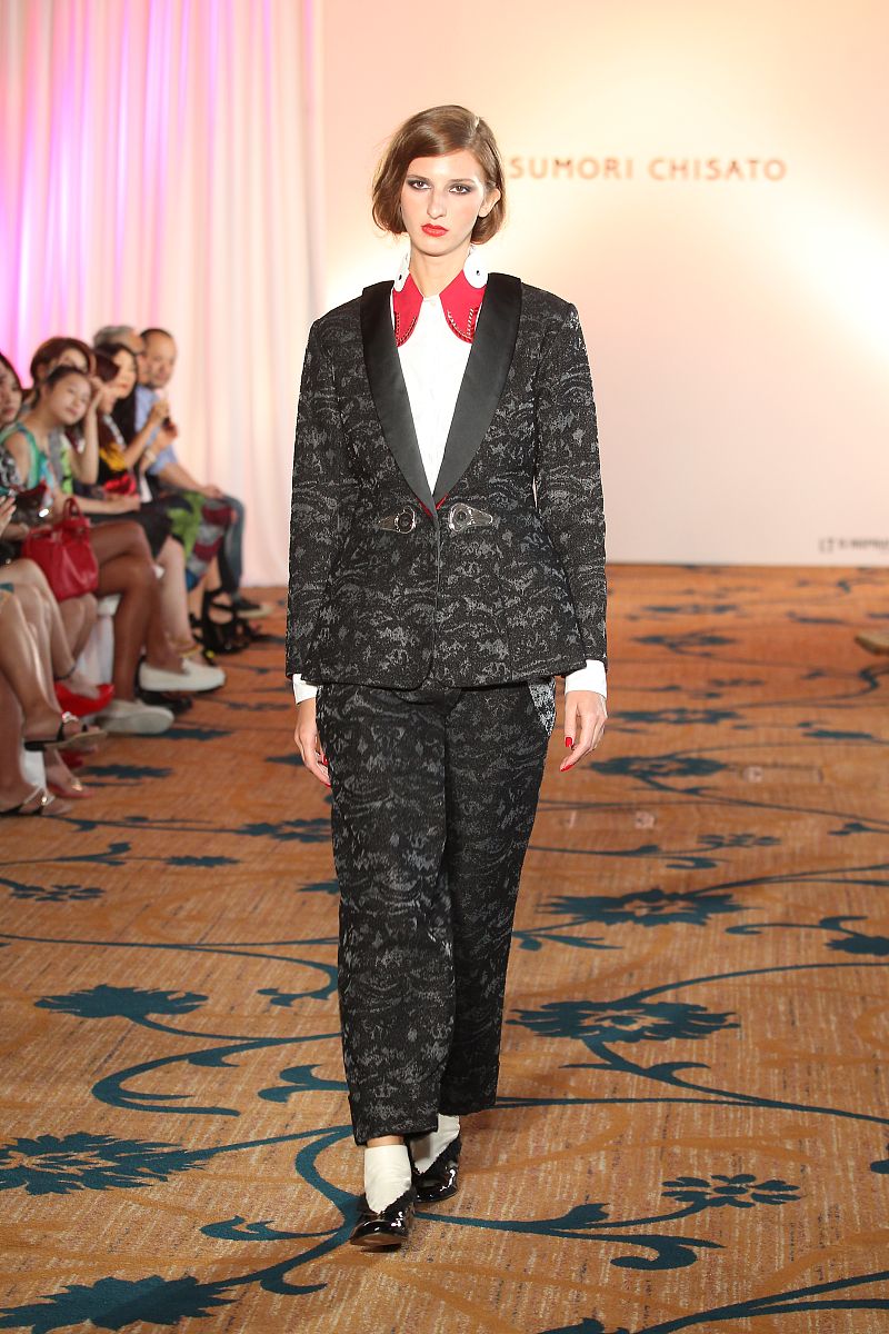 Burberry 再塑经典：Daniel Lee 第二场时装秀引领品牌新风潮