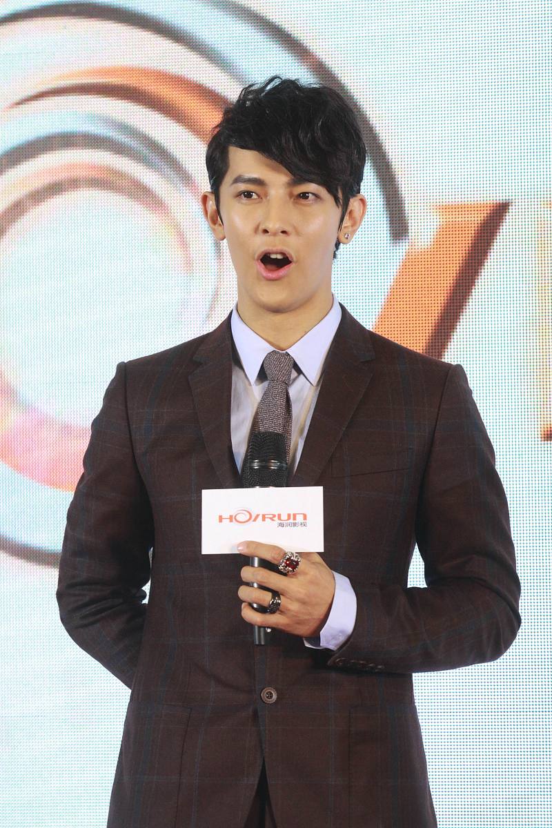 2013年09月17日,北京,明星海润签约仪式举行.***_***汪东城