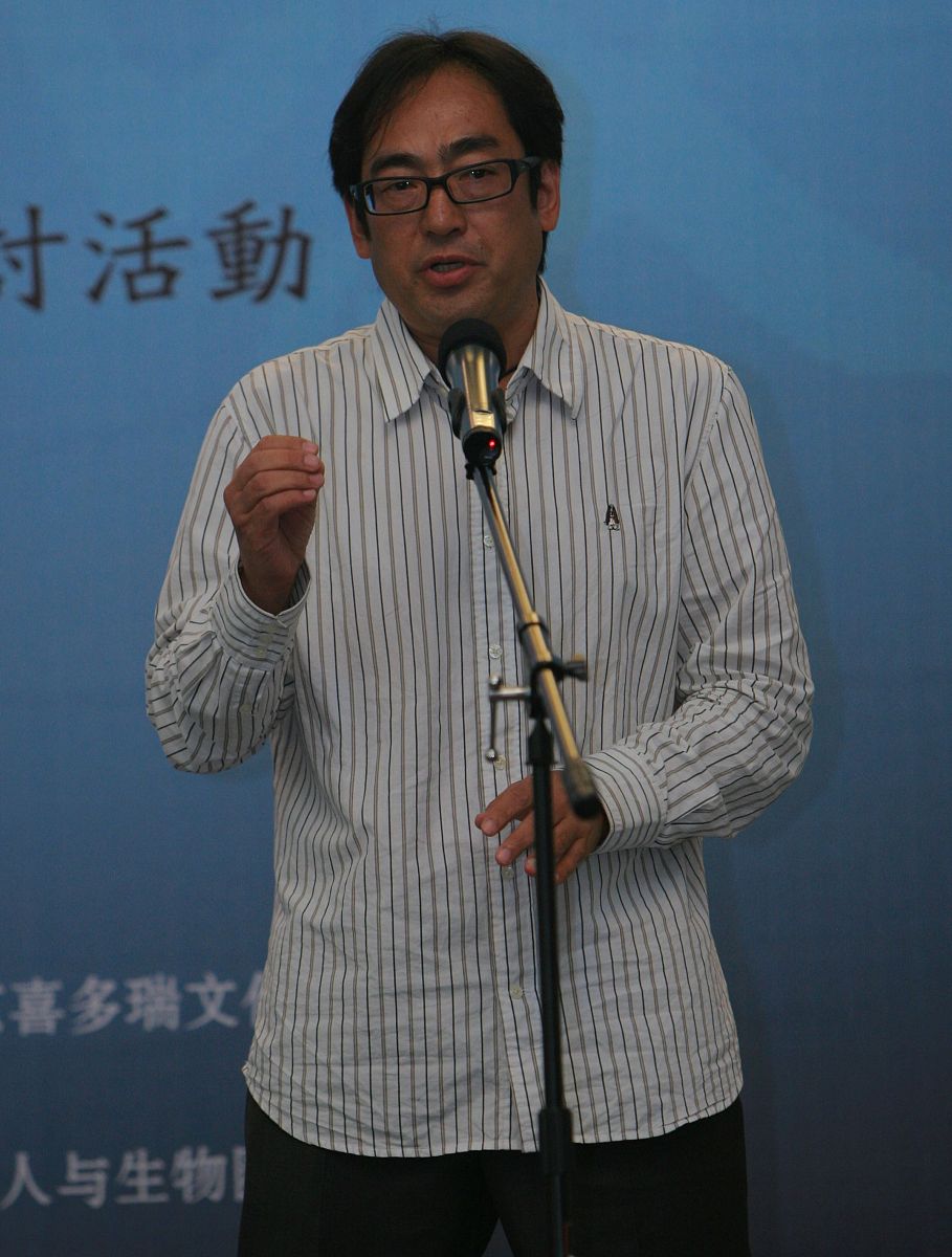 为什么50年前我国纪录片为什么还拍摄讲解得很温馨呢？就好比讲解劳动人民辛勤劳作状态！难道没意识这是破坏生态！
